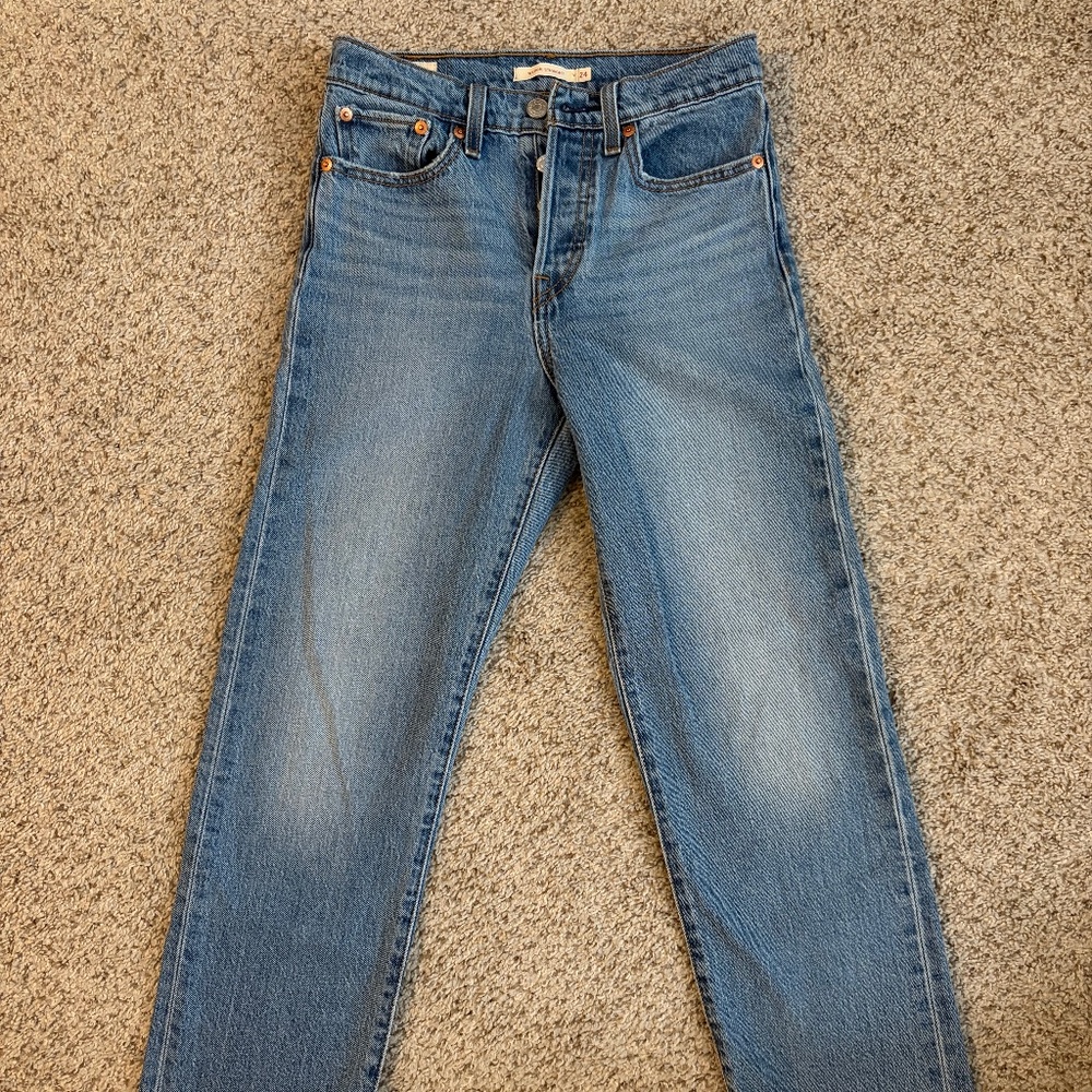 Levi wedgie straight ankle jeans